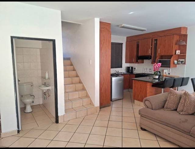 3 BEDROOM SECTIONAL TITLE FOR SALE IN GREENHILLS
